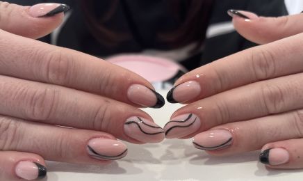 Madininanails (Batiment F sur le Port) : Institut de beauté à Le Lavandou