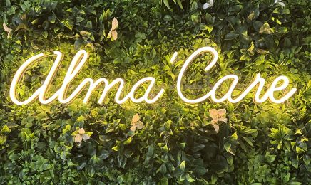 Alma’Care - Renata França Drainage Lymphatique  : Manucure à Dinan
