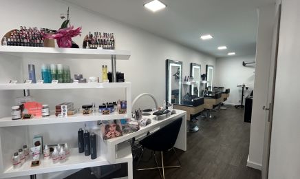 MV Coiffure Esthetique : Coiffeur à Saint-Zacharie