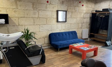 Otentik Coiffeur Homme : Coiffeur à Créon
