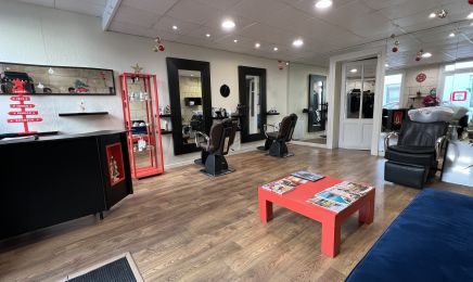 Otentik Coiffeur Homme : Coiffeur à Créon