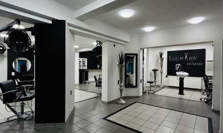 Salon Hinxlage: Friseur in Garrel