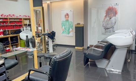 Top Coiffure - Nymphea : Manucure à Villefranche-de-Rouergue