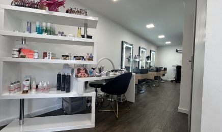MV Coiffure Esthetique : Coiffeur à Saint-Zacharie