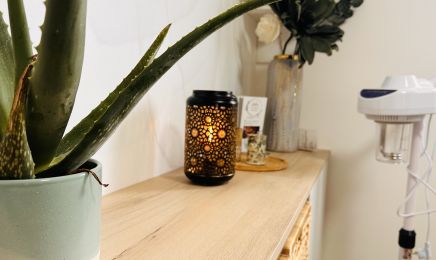 Julie S’thétic & Bien Être : Manucure à Taden