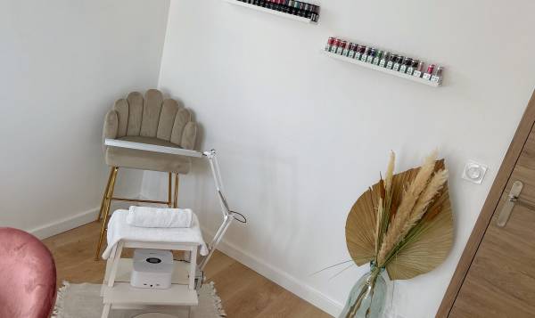 JUDITH NAILS & CILS DE SOIE - Institut Cocon