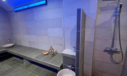 Houda Beauty  : Institut de beauté à Marseille