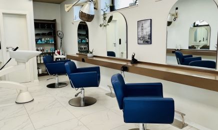 Haarwerk Uphusen: Kosmetikstudio in Achim