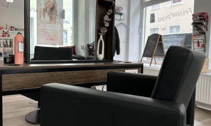 Prinz Friseur: Kosmetikstudio in Soest