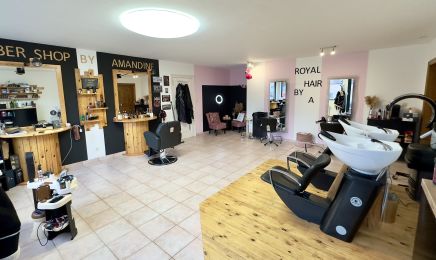 Royal Hair By A : Coiffeur à Mettet