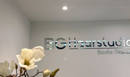 BG Haarstudio Beate: Friseur in Wenden