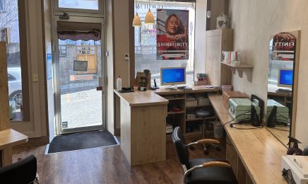 cris coiffure  : Coiffeur à Oyonnax