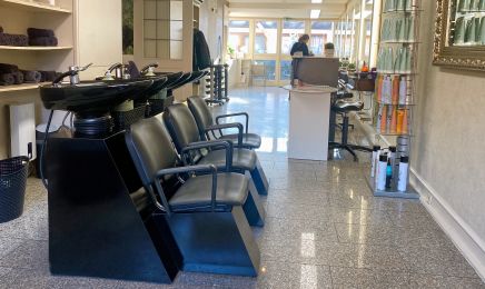 Bahia‘s Haaroase: Friseur in Düren
