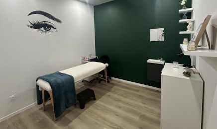 By Ataman : Coiffeur à Écrouves