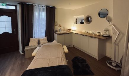 L’institut es belle & spa : Manucure à Bouy