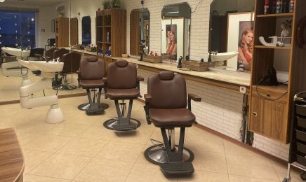 Selinas Hairstudio: Barbershop in Hameln