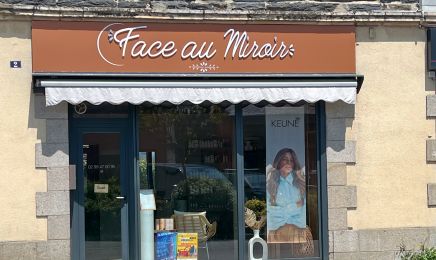 Face au miroir : Coiffeur à Janzé