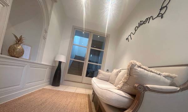 Maison B