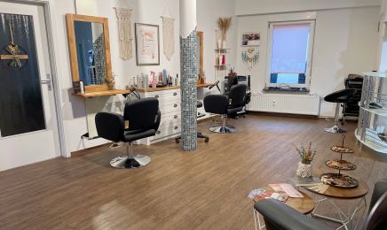 Anna Schweinitz Masterhairstylistin & Team: Friseur in Saalfeld/Saale