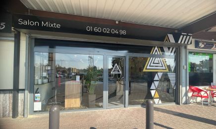 Laura Coiffure  : Coiffeur à Lésigny