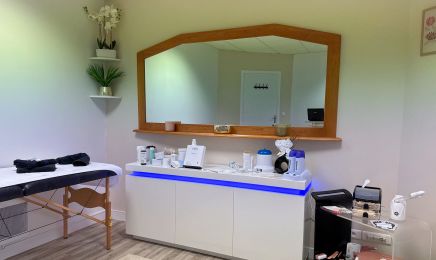 Emilia beauté 22 : Manucure à Taden