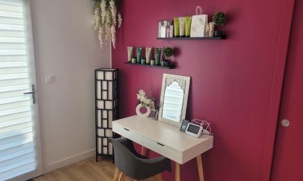 Un Rayon de Beauté - Head Spa & Cils : Manucure à La Roche-sur-Yon