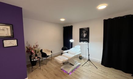 Microblading Ikram  : Institut de beauté à Jette