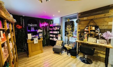  L’ATELIER : Manucure à Besançon