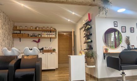 Dédicace Coiffure (anciennement à Bergerac) : Manucure à Saint-Laurent-des-Vignes