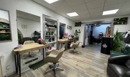 A La Pointe Coiffeur & Perruque Médicale  : Institut de beauté à Montbéliard
