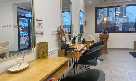 Chapitre six : Coiffeur à Changé