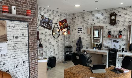 Salon Adam coiffeur barbier  : Coiffeur à Laval