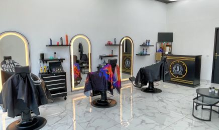 EK COIFFEUR : Institut de beauté à Cenon