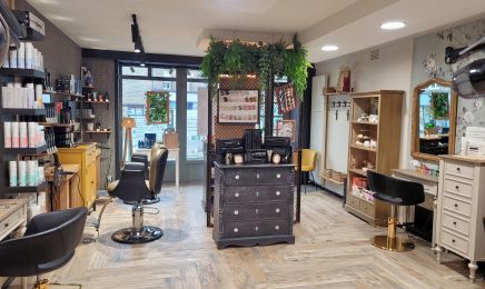 L’Univers de Marie  : Coiffeur à Gorron
