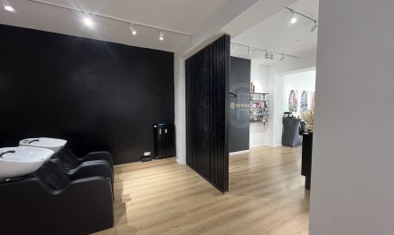 Cristina R  : Coiffeur à Etterbeek