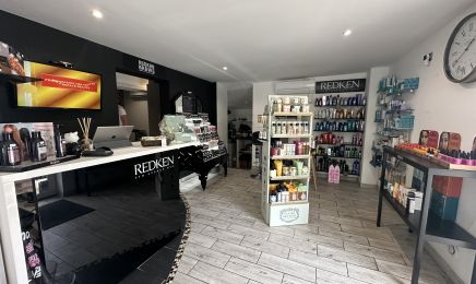 V'Axel Coiffeur / Barber / Esthétique : Coiffeur à Saint-Michel