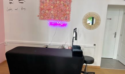 Asia Nails & cils  : Coiffeur à Éguilles