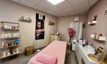 Angel Beauté  : Manucure à Gonfaron