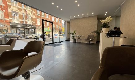 AG Beauty salon : Coiffeur à Etterbeek