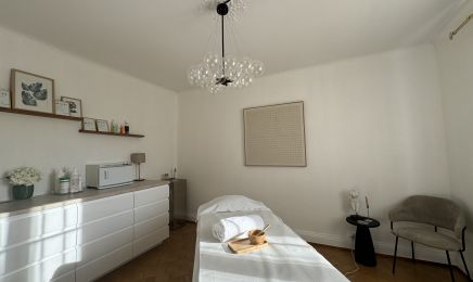 HERA Maison de Beauté - Facialiste - Cornéotherapeute : Institut de beauté à La Wantzenau