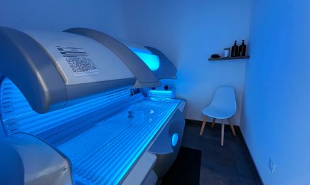 AJ Institut  - Centre de bronzage, hammam, ongles, cils et sourcils : Manucure à Perpignan