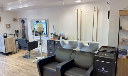 Le Miroir by Laly  : Coiffeur à Trélissac