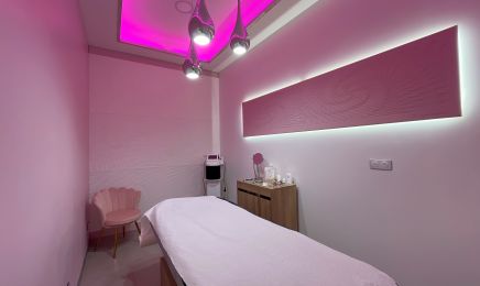 Institut de Beauté - Parapharmacie LECLERC : Manucure à Vouziers
