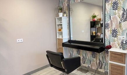 Au salon d'Aurél coupe énergétique  : Coiffeur à Montbozon