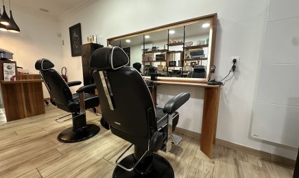 Alexis Alaer  : Coiffeur à La Fère