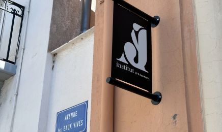 AJ Institut  - Centre de bronzage, hammam, ongles, cils et sourcils : Manucure à Perpignan