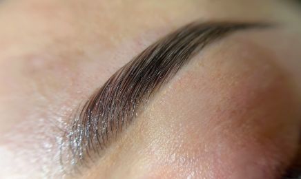 BELLARIA - Tâches de rousseur - Browlift - Blanchiment et strass dentaire : Manucure à La Valette-du-Var