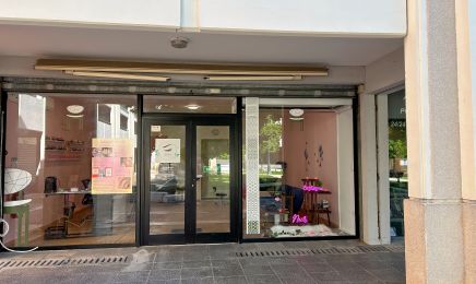 Asia Nails & cils  : Coiffeur à Éguilles