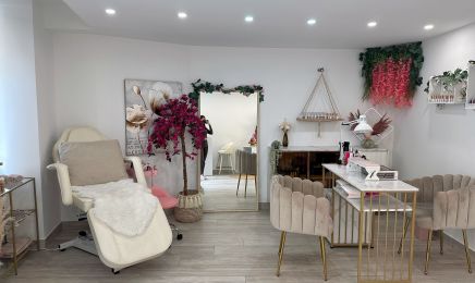 A Nail's Institut : Coiffeur à Vence