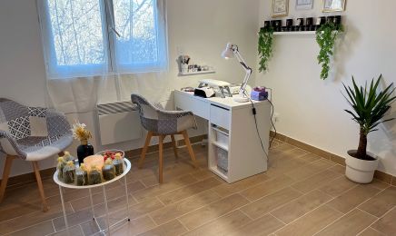Madiya Beauty : Manucure à La Farlède